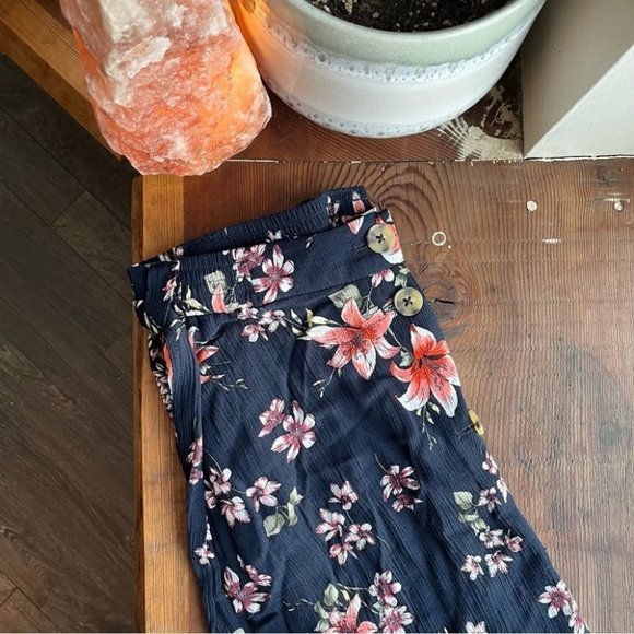 Small flora  skirt - Picture 4 of 5